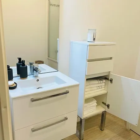 Apartment 3 *
